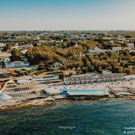 Baia Sangiorgio Hotel & Beach Club บารี ภายนอก รูปภาพ