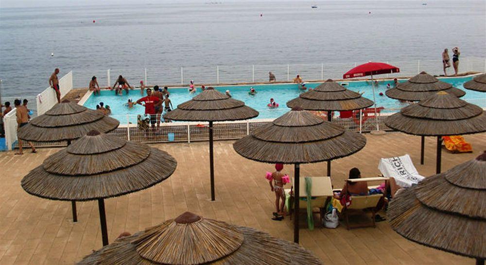 Baia Sangiorgio Hotel & Beach Club บารี ภายนอก รูปภาพ