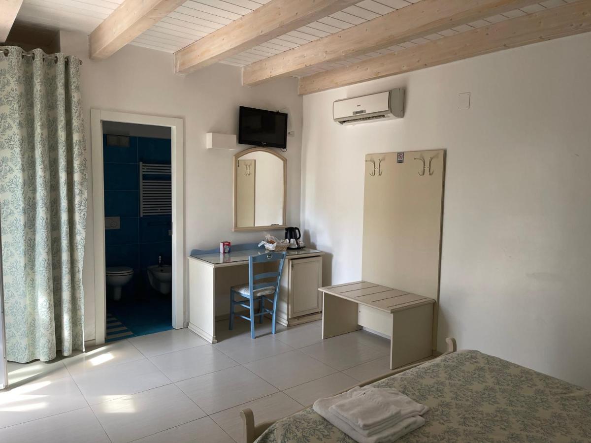 Baia Sangiorgio Hotel & Beach Club บารี ภายนอก รูปภาพ