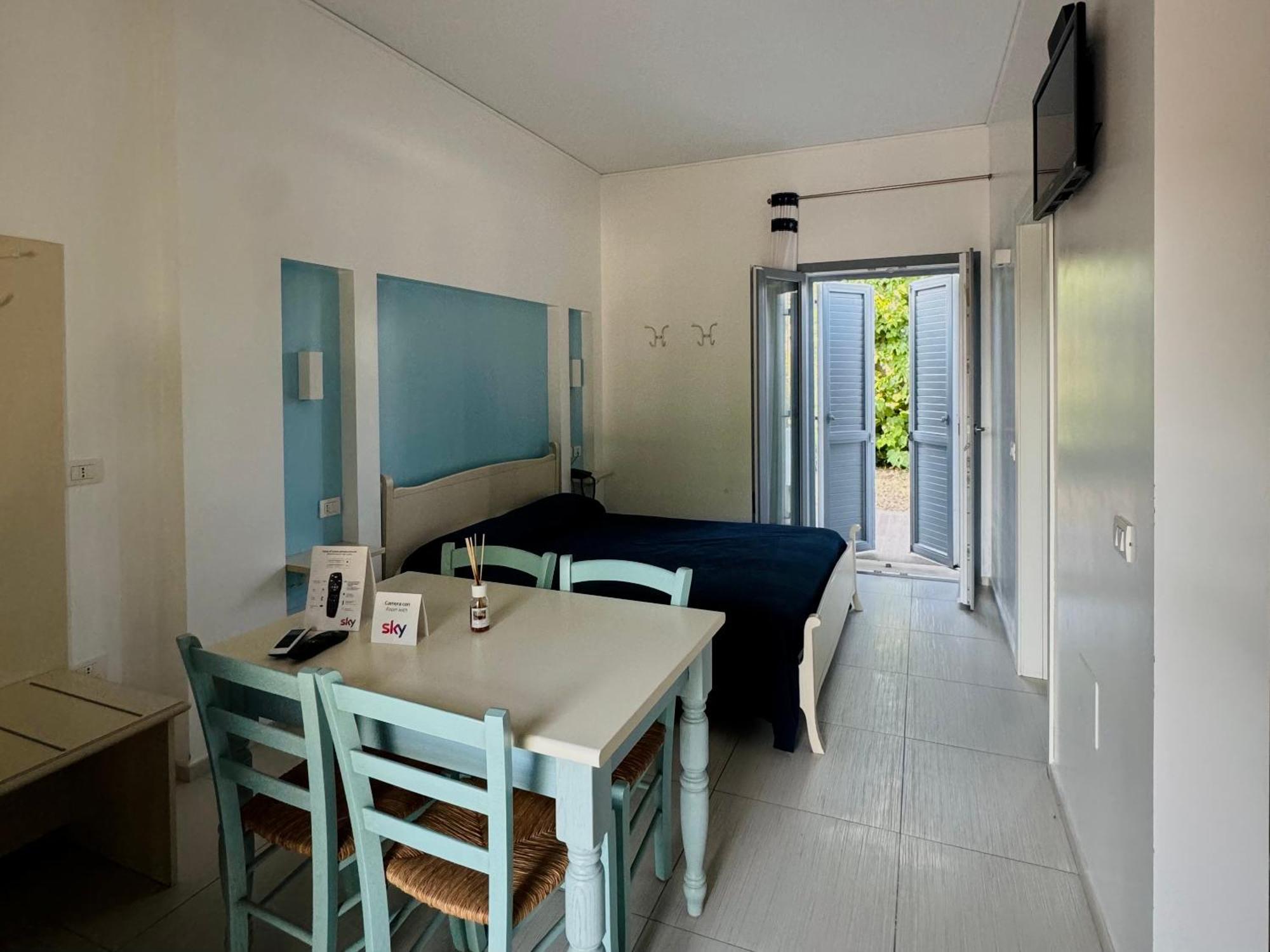 Baia Sangiorgio Hotel & Beach Club บารี ภายนอก รูปภาพ