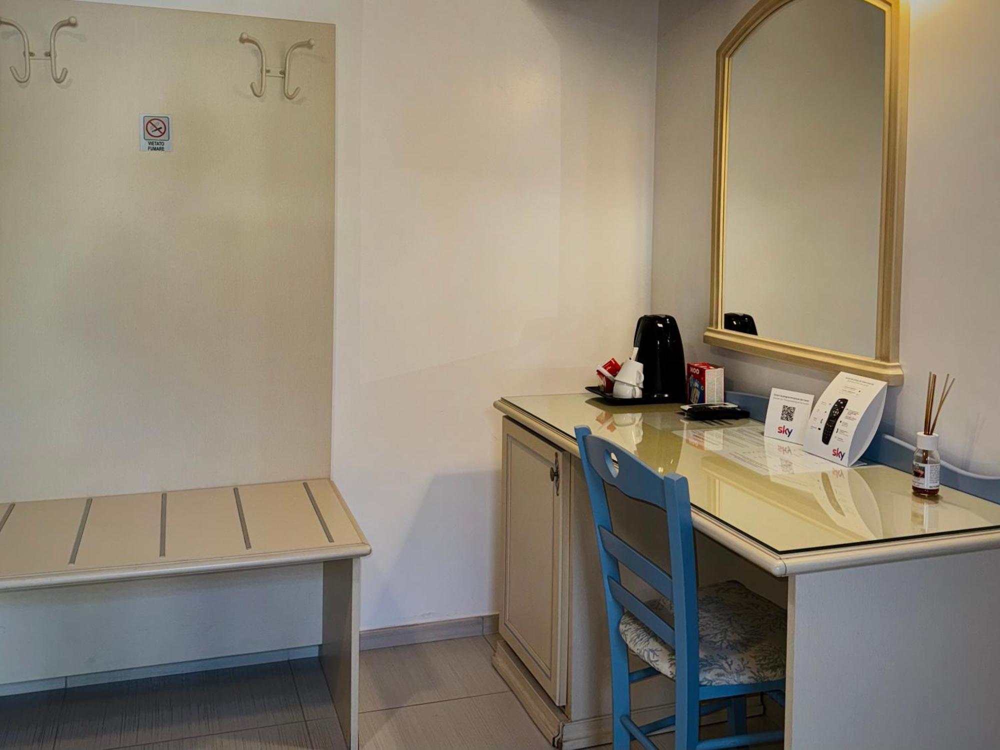 Baia Sangiorgio Hotel & Beach Club บารี ภายนอก รูปภาพ