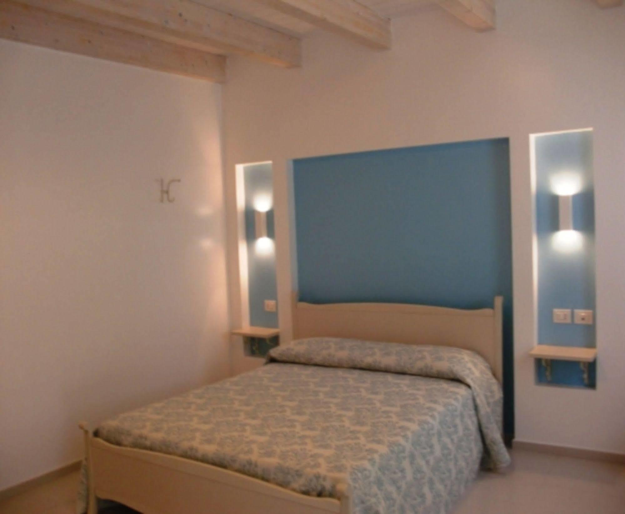 Baia Sangiorgio Hotel & Beach Club บารี ห้อง รูปภาพ